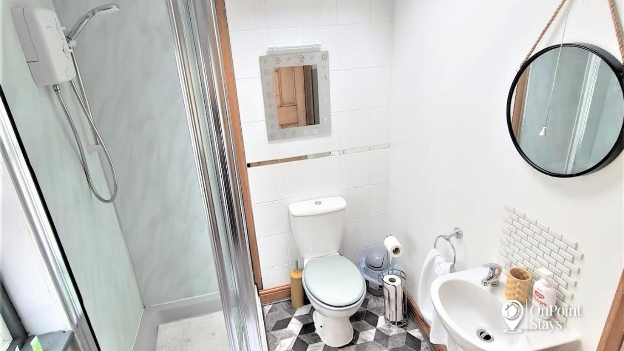 Lovely Spacious 5 Bedroom Home Near Chester City Centre Bagian luar foto